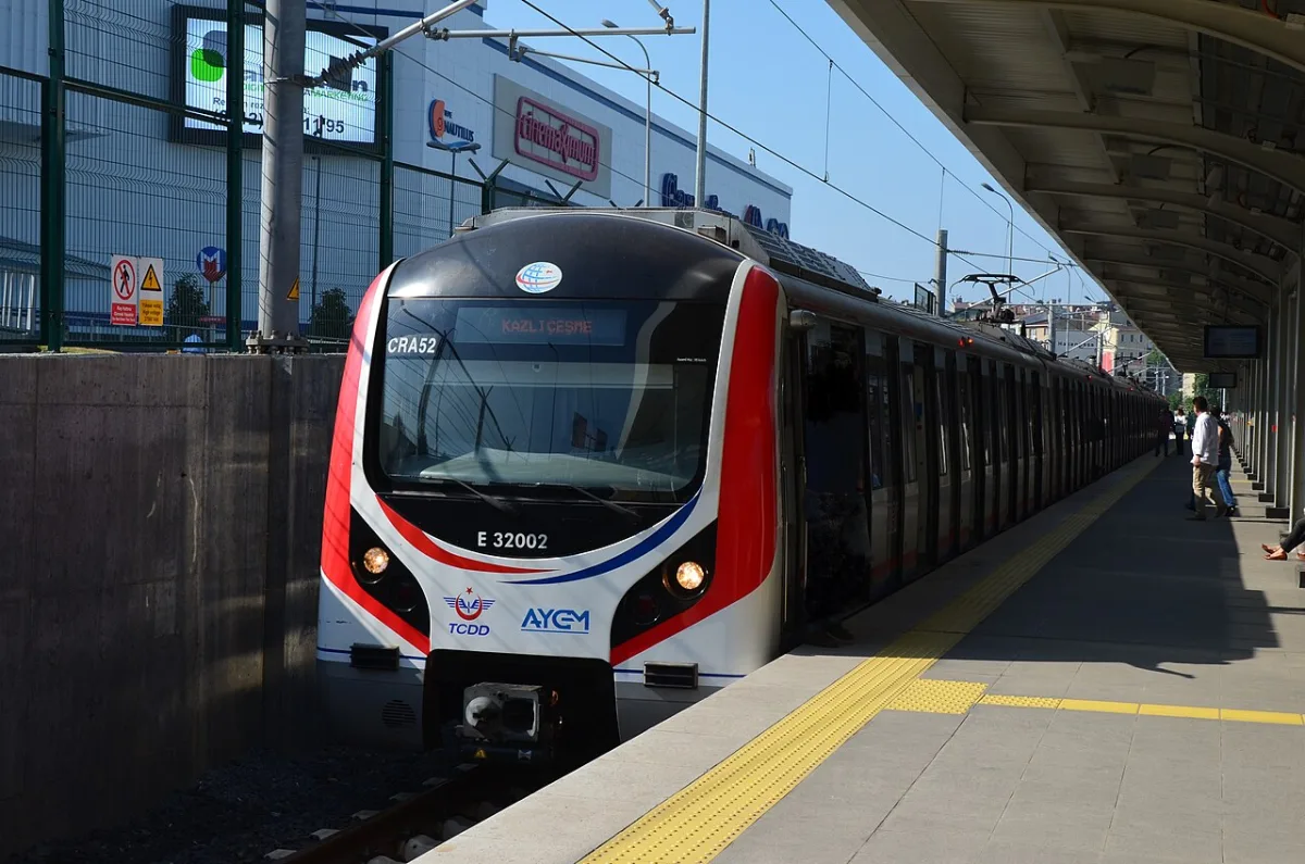 Marmaray'ın Ayrılık Çeşmesi istasyonunda peron